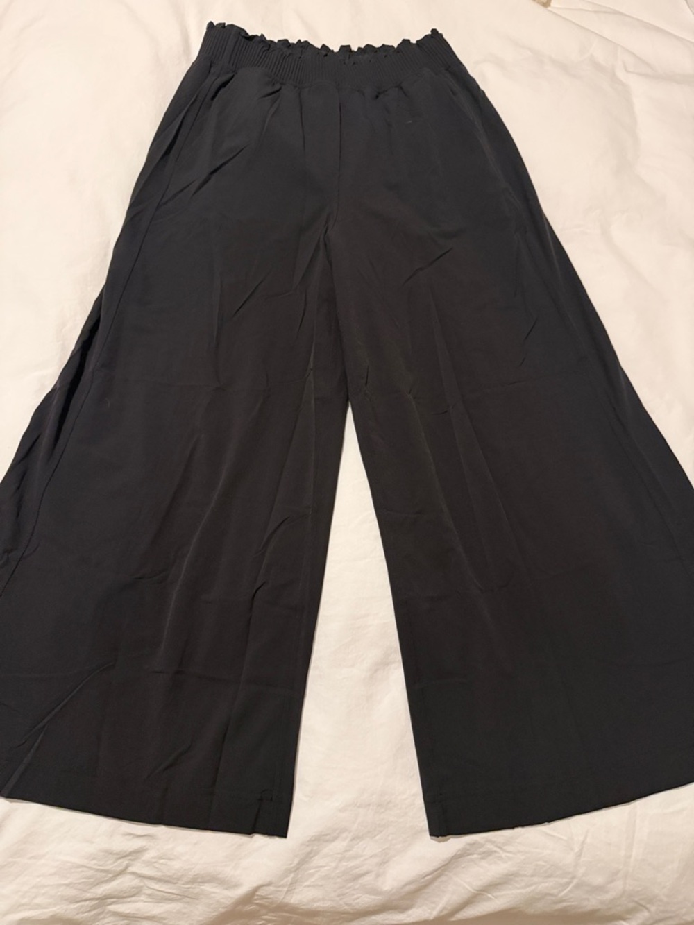Lululemon size M Wide Leg Black Women’s Pants with Elastic Waist- cropped